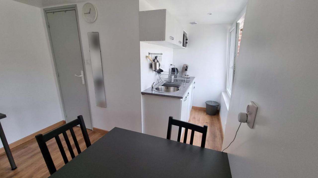 Studio En Rez-De-Chaussee - Le Petit Chateau Avesnois - Tv - Wifi - Logement Entier Avesnes-sur-Helpe Екстер'єр фото